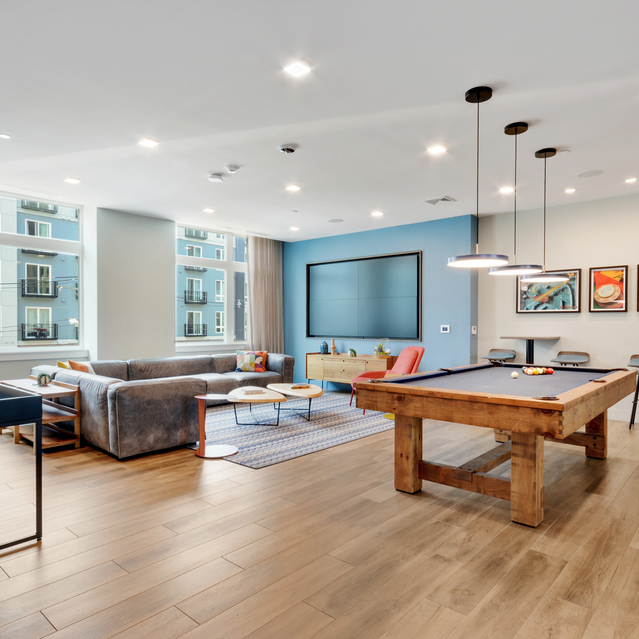Ryder Revere Beach - Lounge Area With Wooden Pool Table