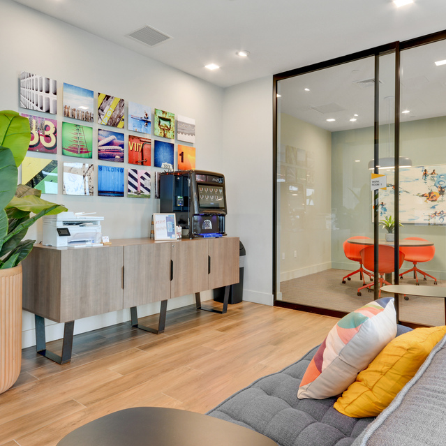 Ryder Revere Beach - Lounge Area With Coffee Station