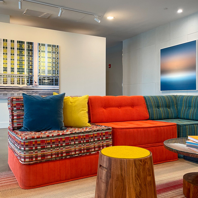 Ryder Revere Beach - Colorful Lounge With Patterned Sofa