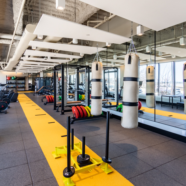 Ryder Revere Beach - Fitness Center With Weightlifting Equipment